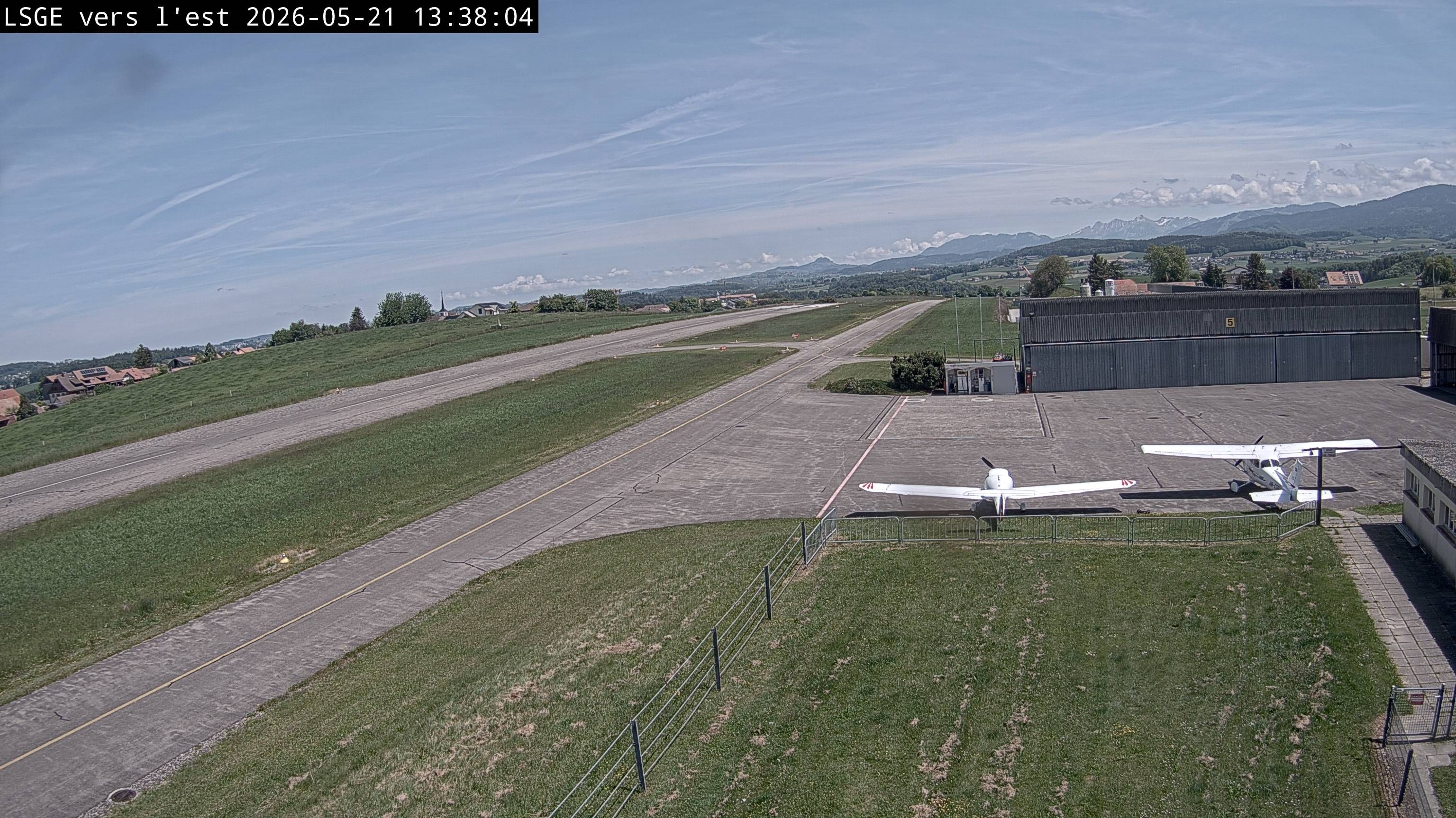 Ecuvillens: Aérodrome Régional Fribourg - Est - Ost