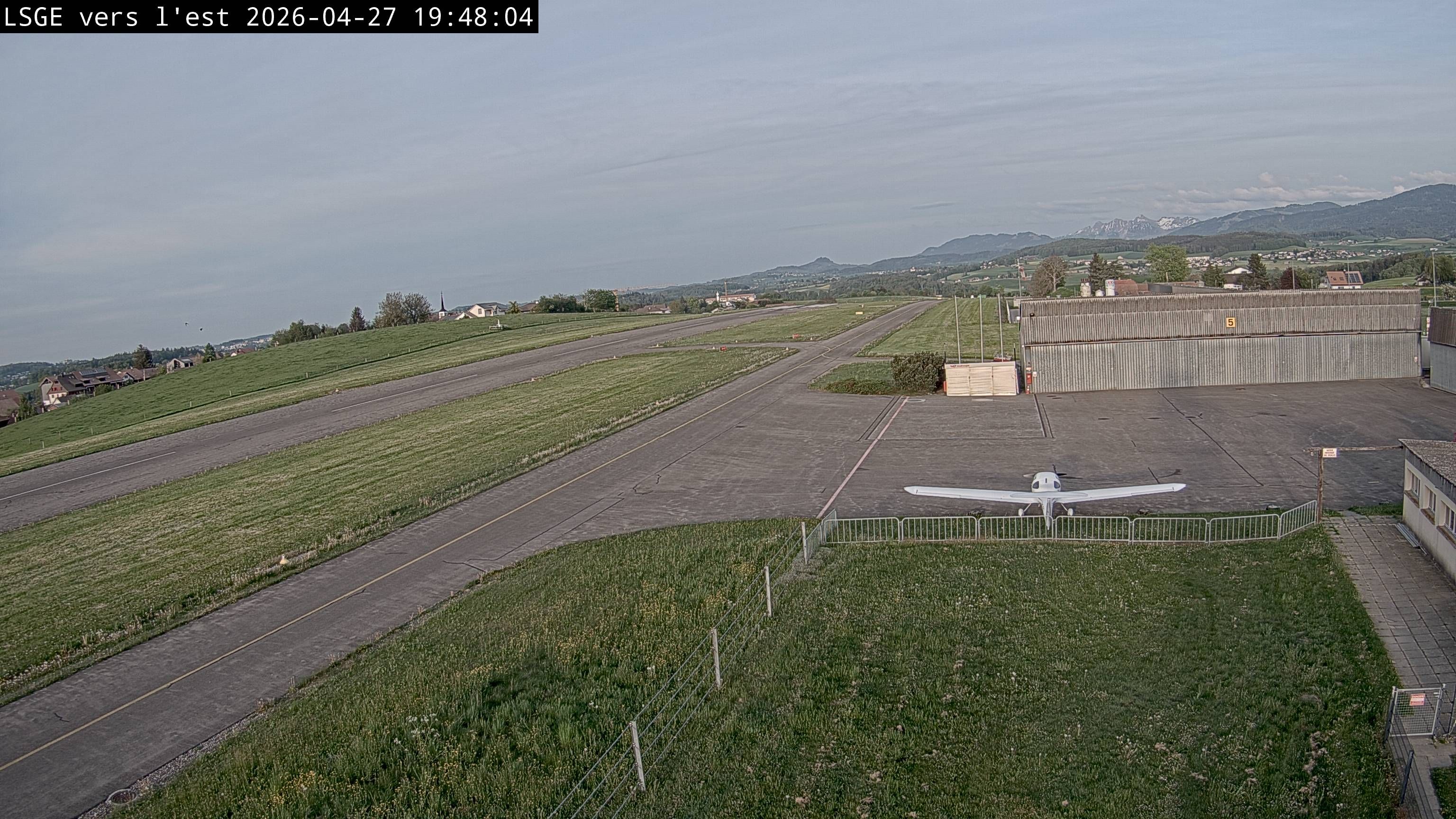 Ecuvillens: Aérodrome Régional Fribourg - Est - Ost