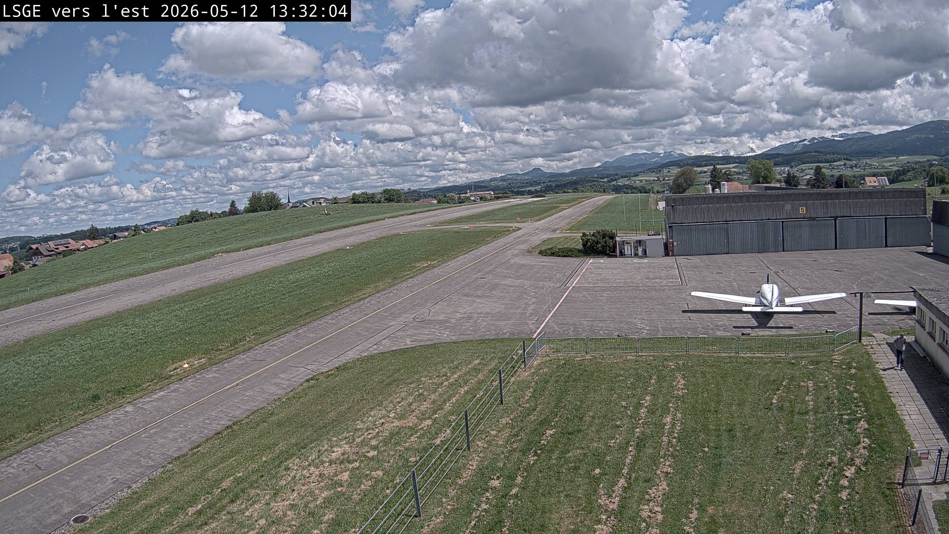 Ecuvillens: Aérodrome Régional Fribourg - Est - Ost