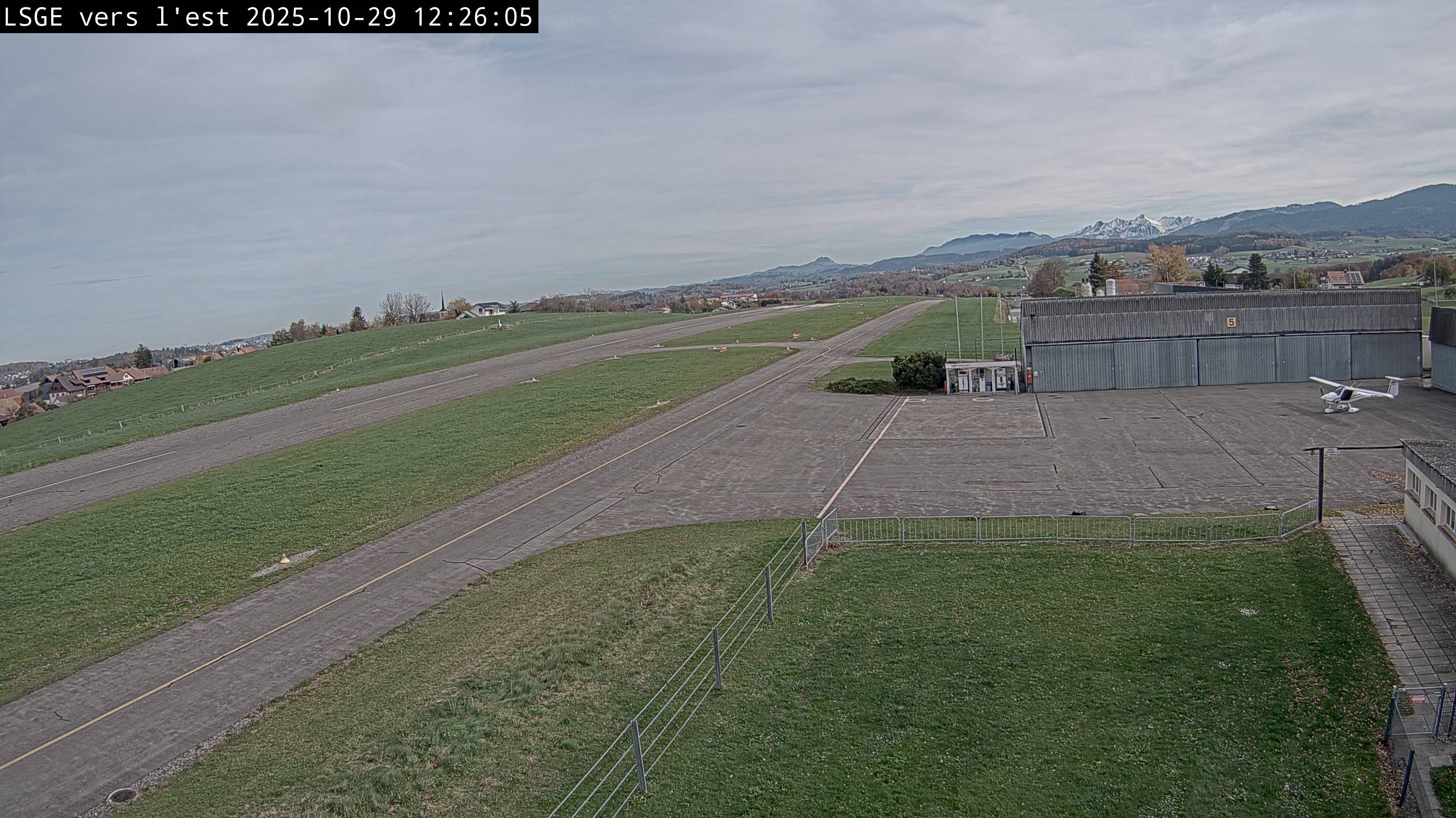 Ecuvillens: Aérodrome Régional - Est - Ost