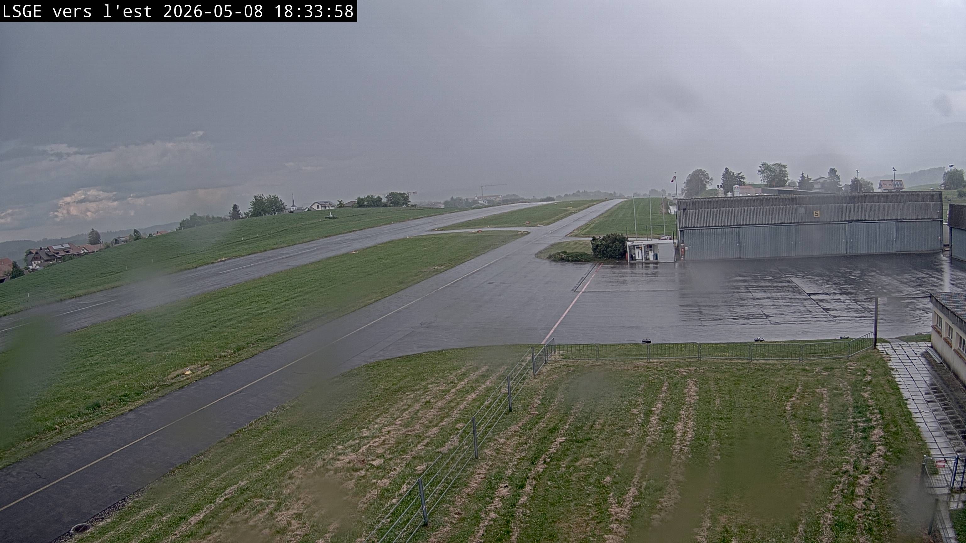 Ecuvillens: Aérodrome Régional Fribourg - Est - Ost