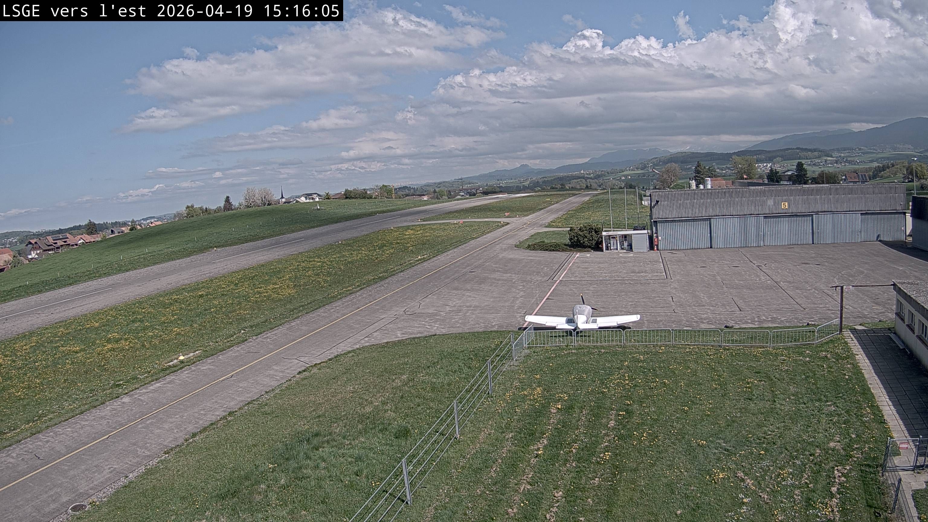 Ecuvillens: Aérodrome Régional Fribourg - Est - Ost