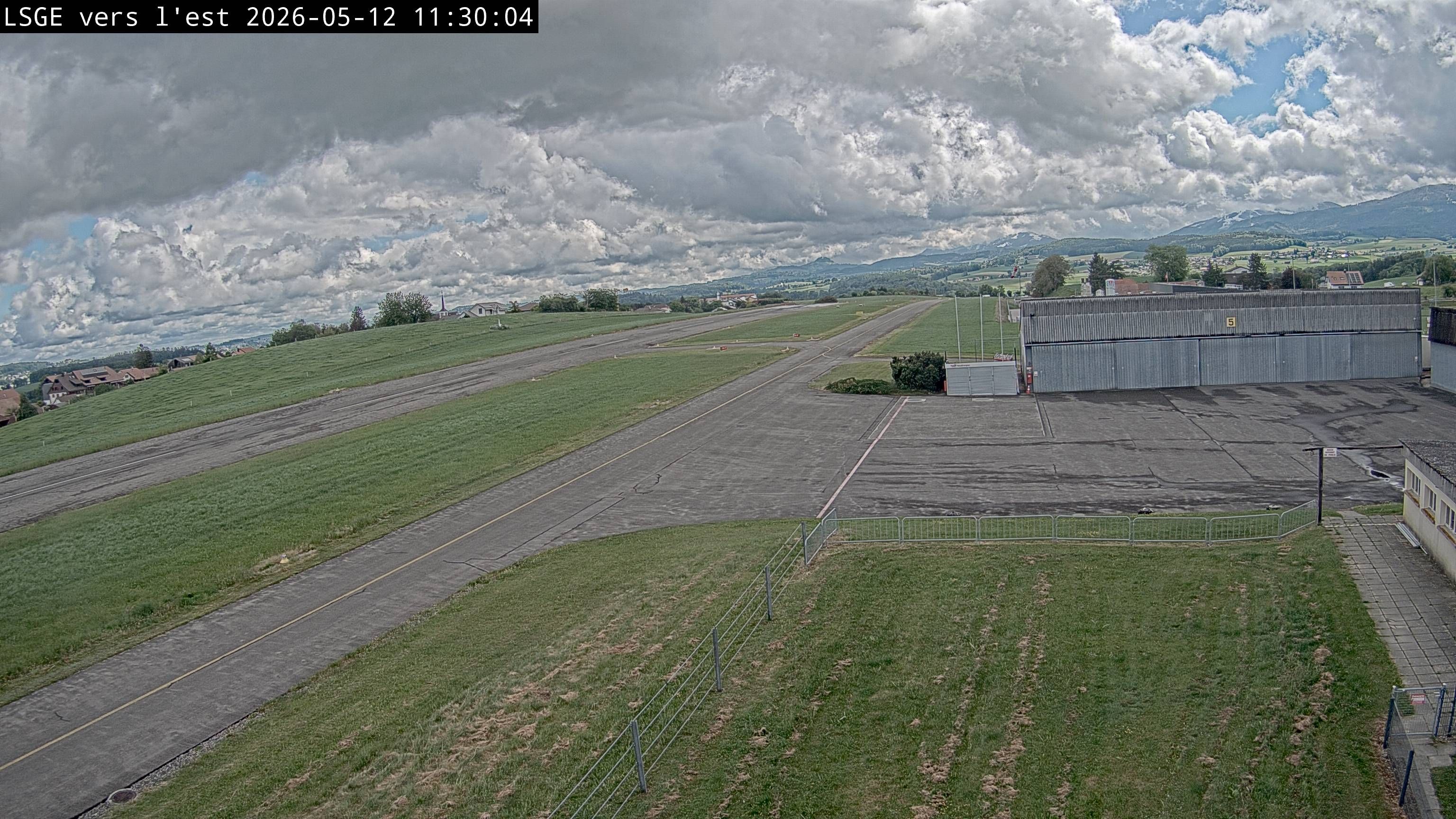 Ecuvillens: Aérodrome Régional Fribourg - Est - Ost