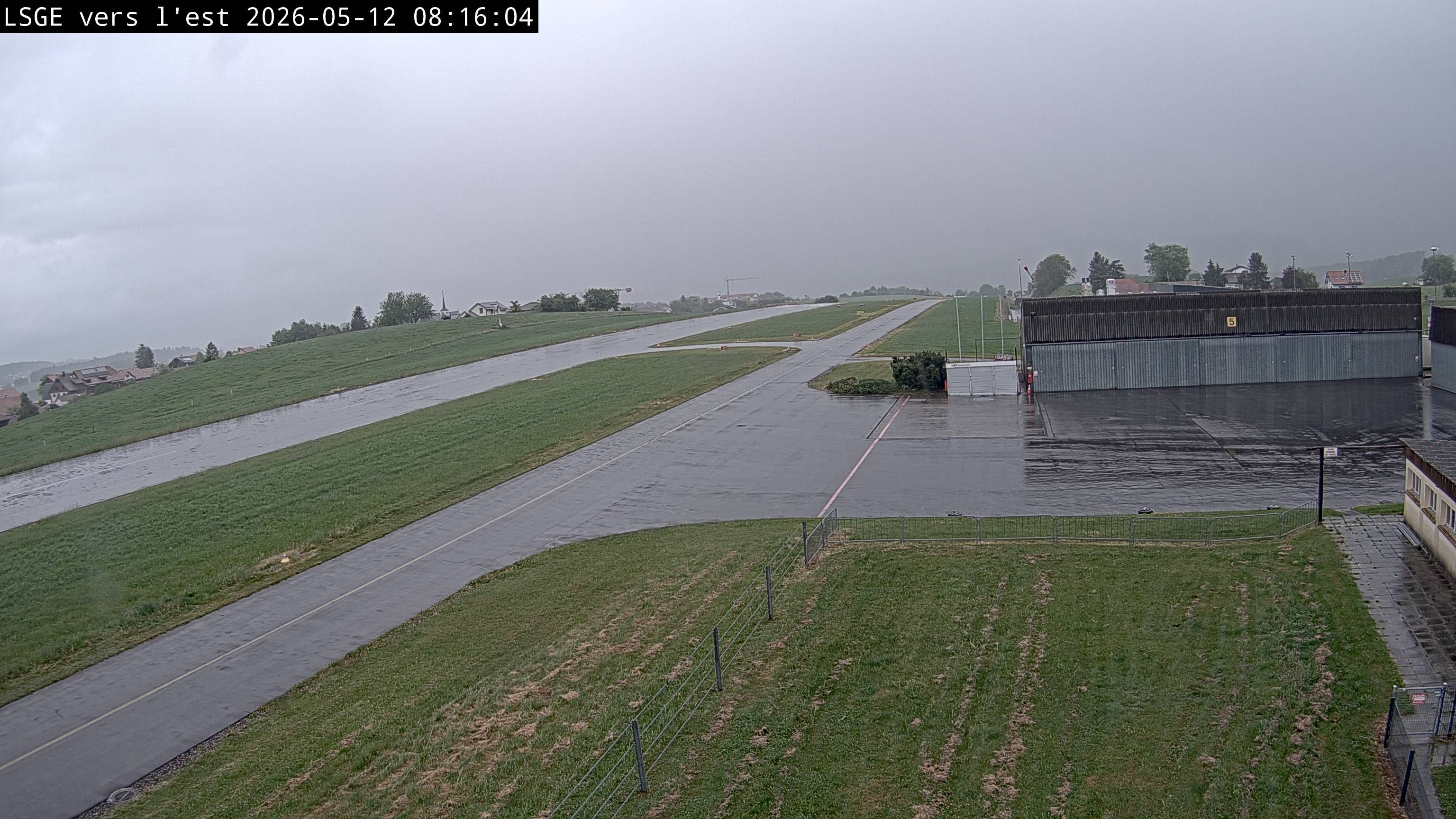 Ecuvillens: Aérodrome Régional Fribourg - Est - Ost