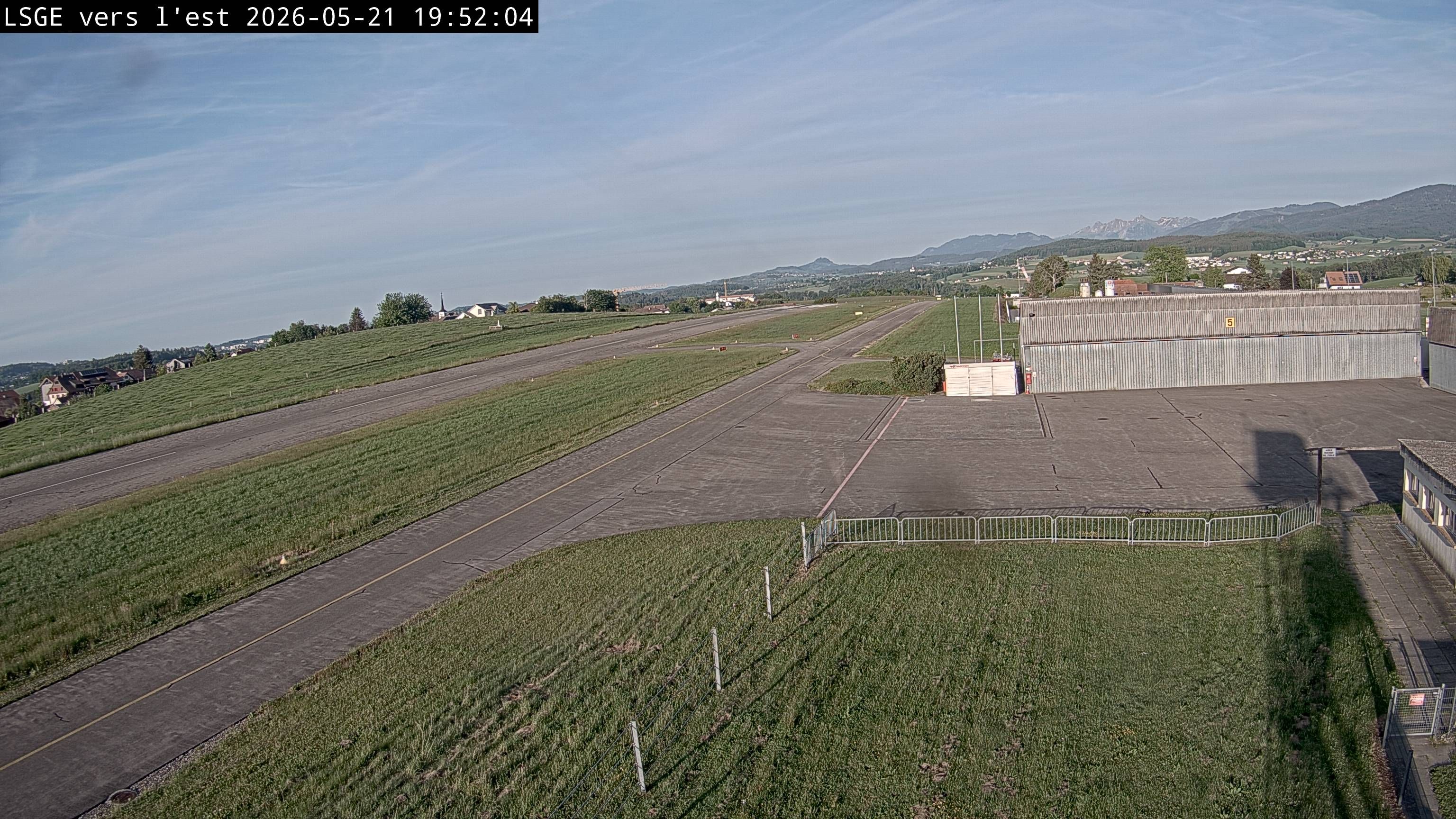 Ecuvillens: Aérodrome Régional Fribourg - Est - Ost