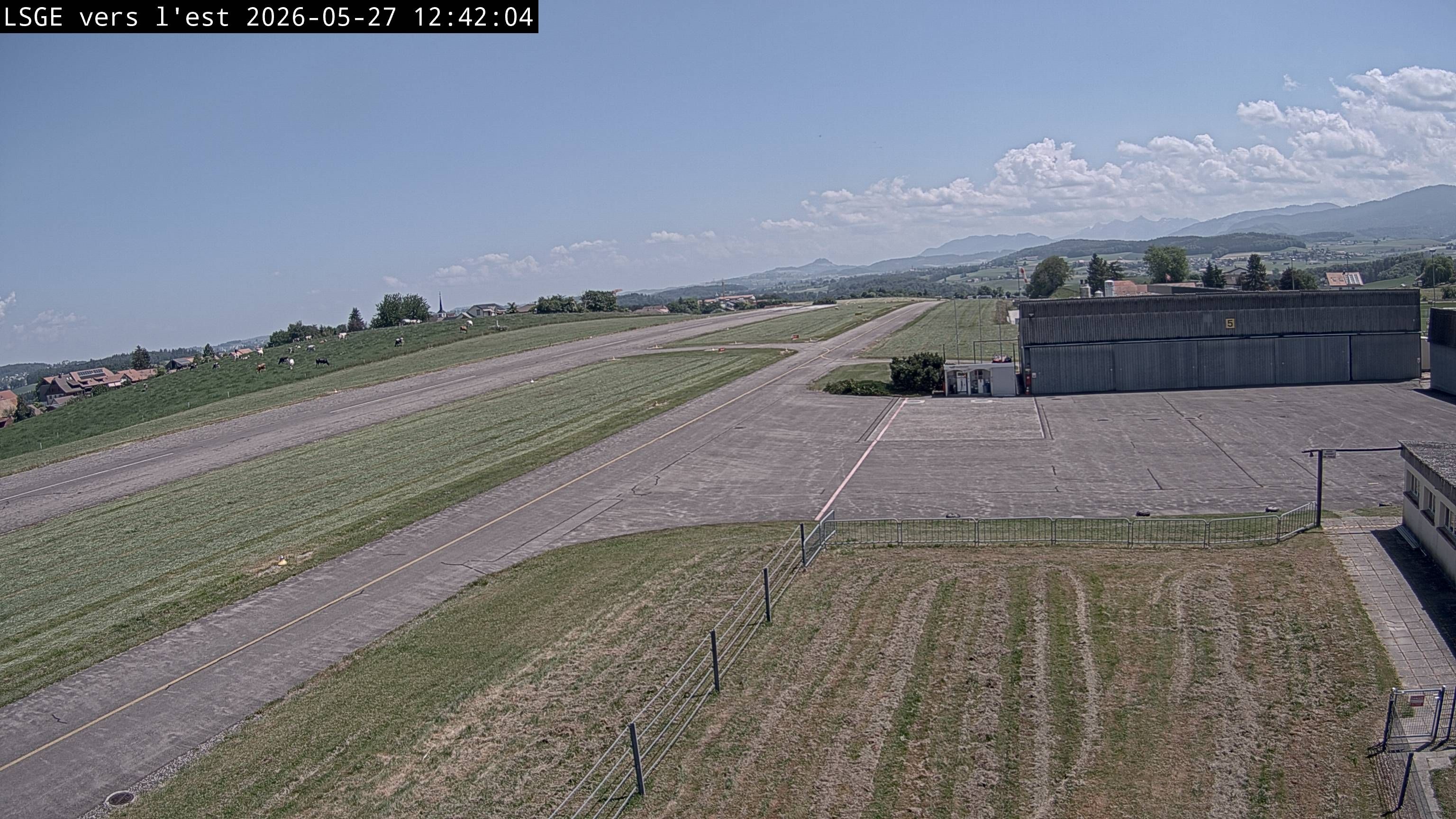 Ecuvillens: Aérodrome Régional Fribourg - Est - Ost