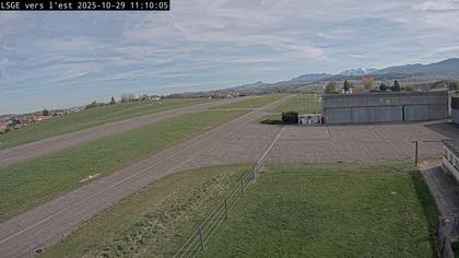 Ecuvillens: Aérodrome Régional - Est - Ost