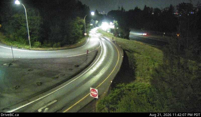 Traffic Cam West Vancouver › East: Hwy 1, at Cross Creek/15th St exit in - looking east