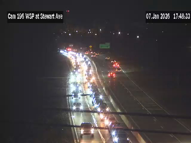 Traffic Cam East Williston › South: WSP Exits W02-W03 at Stewart Ave