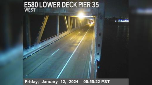 Traffic Cam San Quentin › East: TVR30 -- I-580 : Lower Deck Pier