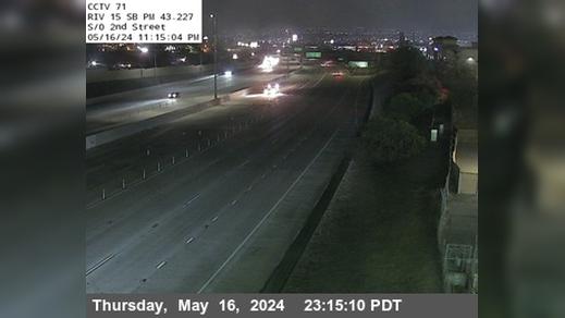Traffic Cam Norco › South: I-15 : (71) S of 2nd