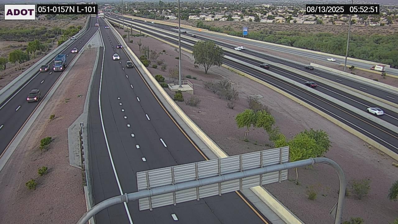 Traffic Cam Phoenix › North: SR-51 NB 15.76 @SR51/L101 Overpass