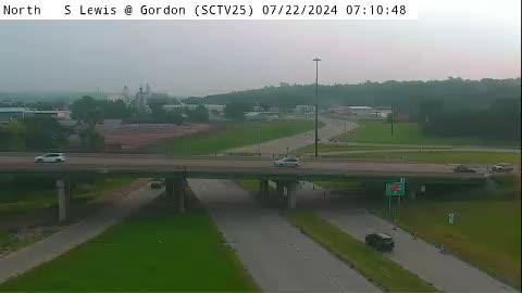 Traffic Cam Sioux City: SC - S Lewis @ Gordon (25)