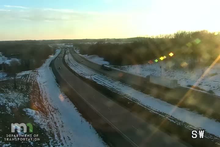 Traffic Cam Eidswold: I-35 NB (MP 75.3)