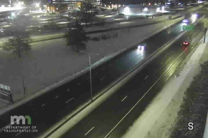 Traffic Cam St. Paul: I-35E: I-35E SB @ Kellogg Blvd