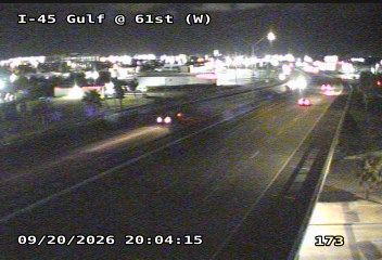Traffic Cam Galveston › South: IH-45 Gulf @ 61st (W)