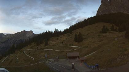 Stn. Oeschinen: Rodelbahn Oeschinensee - Berghotel Oeschinensee - Blüemlisalp - Schweizer Alpen-Club SAC