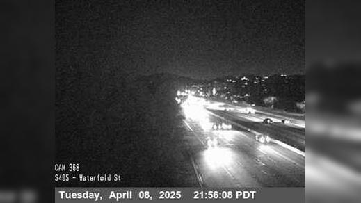 Traffic Cam Westwood › South: I-405 : (368) Waterford St