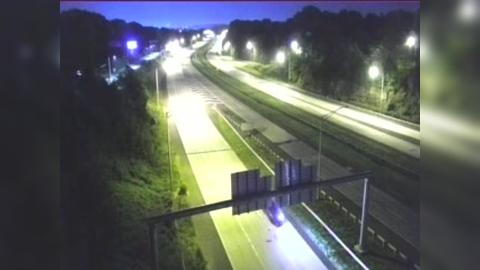 Traffic Cam New Britain › South: RT 9 South Exit 37A (Stanley St)