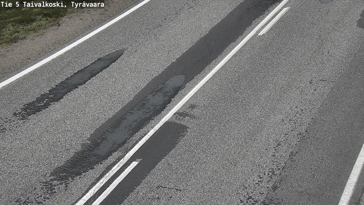 Traffic Cam Taivalkoski: Tie5 - Tyravaara - Tienpinta