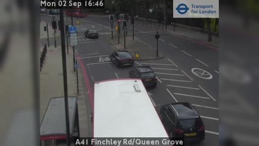 Traffic Cam London: A41 Finchley Rd/Queen Grove