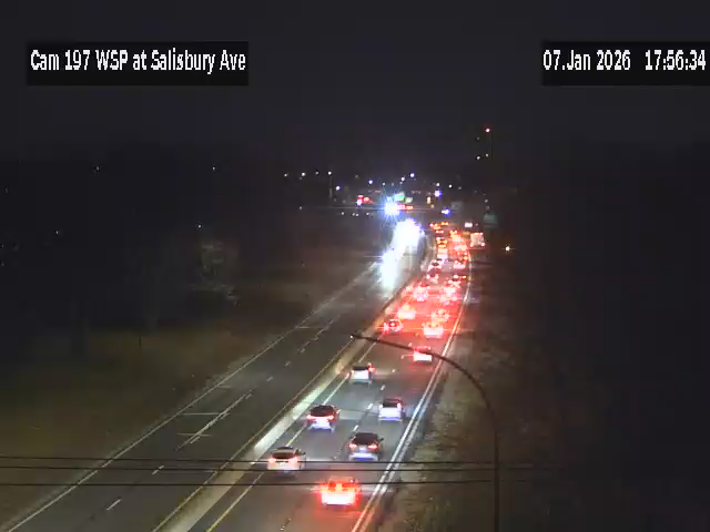 Traffic Cam East Williston › North: WSP Exits W02-W03 at Salisbury Park Drive