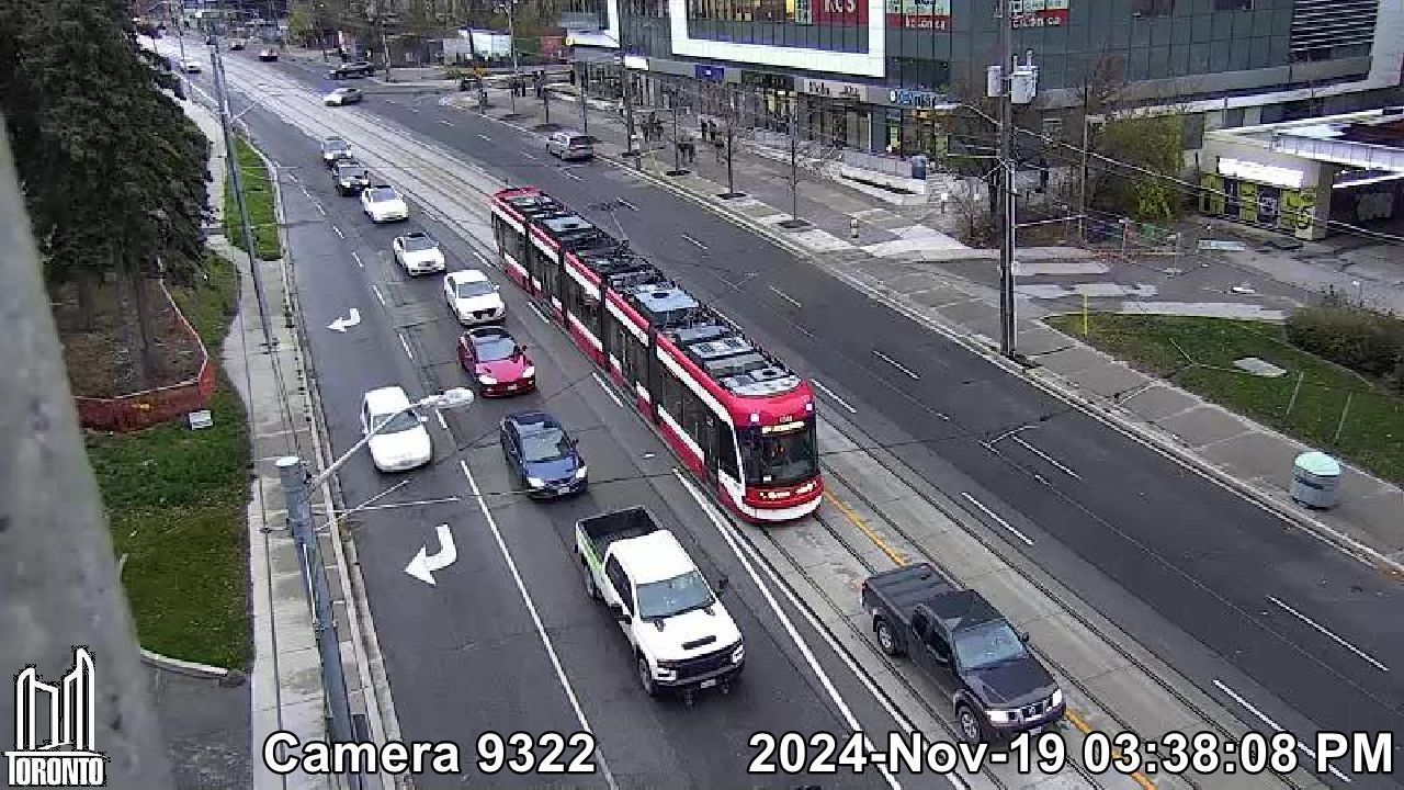 Traffic Cam Etobicoke: Lake Shore W near Park Lawn Rd