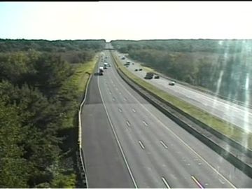 Traffic Cam Tolland County › West: I-84 Exit 68 @ Cider Mill Rd