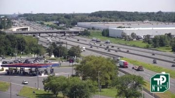 Traffic Cam Cranbury Station › South: MM 071.4 s/o Molly Pitcher Service Area (Cranbury Twp)