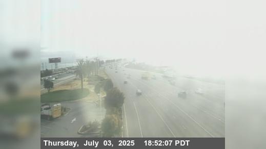 Traffic Cam Oakland › West: TVD14 -- I-80 : SFOBB METERING DOWNSTREAM