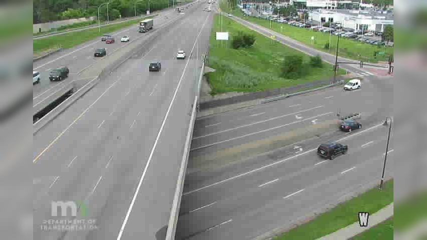 Traffic Cam Brooklyn Center: I-94: I-94 WB @ Brooklyn Blvd