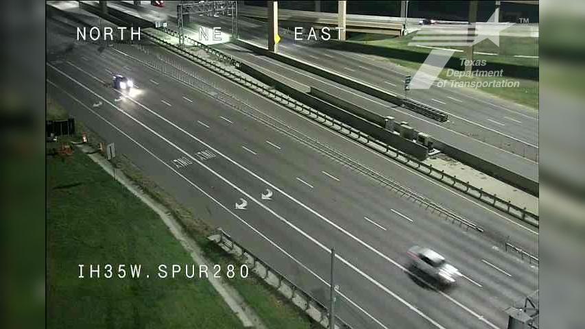 Traffic Cam Downtown Fort Worth › North: I-35W @ Spur280