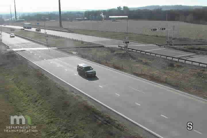 Traffic Cam Cannon Falls: US 52: T.H.52 NB N of Co Rd 88 (MP 99.5)