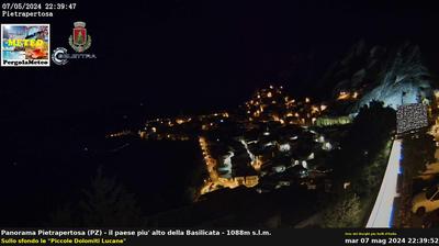 immagine della webcam nei dintorni di Marsico Nuovo: webcam Pietrapertosa