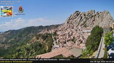 immagine della webcam nei dintorni di Padula: webcam Pietrapertosa