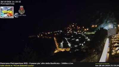 immagine della webcam nei dintorni di Miglionico: webcam Pietrapertosa