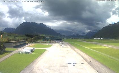 Ennetbürgen: Flugplatz Buochs LSZC richtung west Pilatus