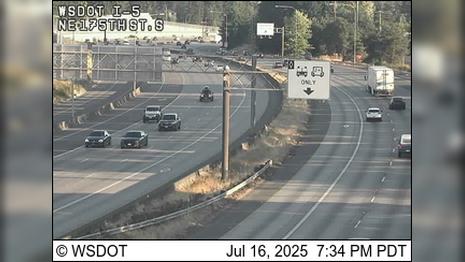 Shoreline Traffic View: I-5 & NE 175th St Webcam