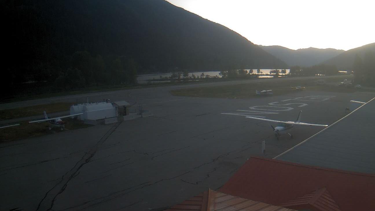 Traffic Cam Nelson › North-East: Airport
