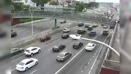 Traffic Cam New York › West: 907M at 27th Avenue