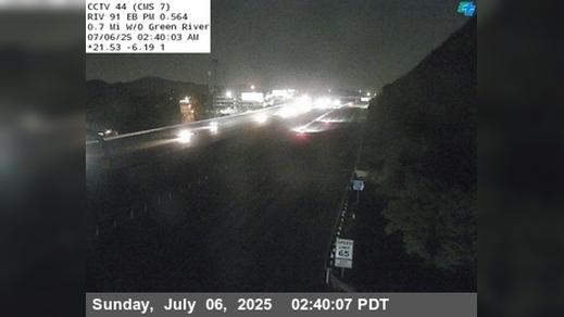 Traffic Cam Corona › North: SR-91 : (44) 0.7 Miles West of Green River