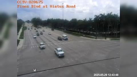 Traffic Cam Pembroke Pines: Pines Blvd at Hiatus Road