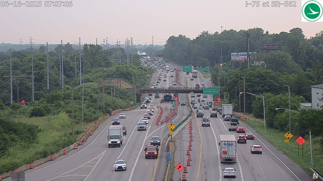 Traffic Cam Bond Hill: I-75 at SR-562 (Norwood Lateral)