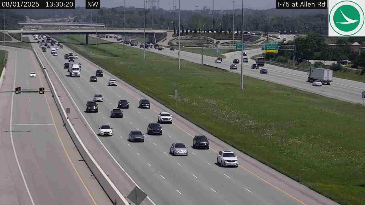 Traffic Cam Crescentville: I-75 at Allen Rd