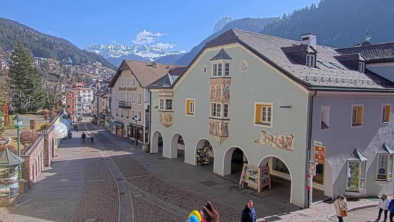 Traffic Cam Urtijei - St. Ulrich in Groden - Ortisei › East: Ortisei