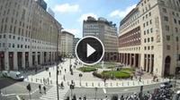 Milan: Piazza San Babila - Di giorno