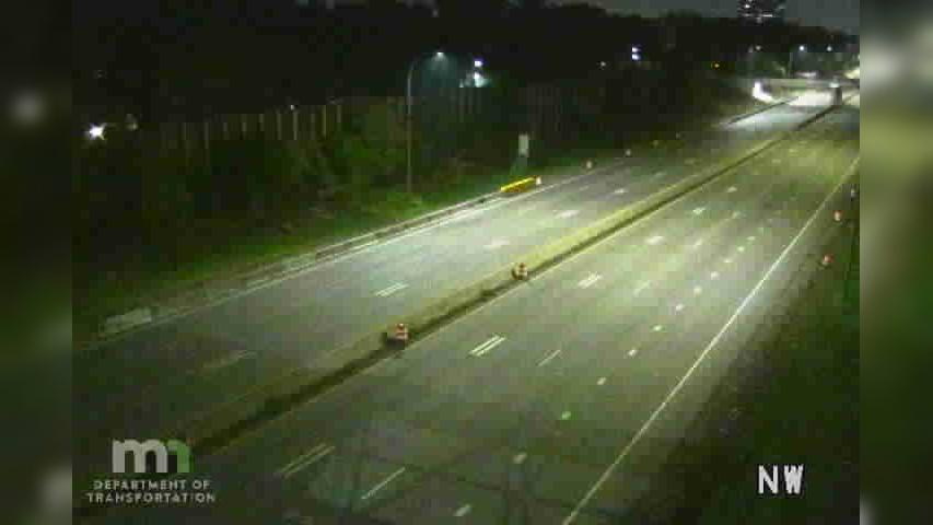 Traffic Cam Bloomington: I-35W: I-35W NB S of 86th St