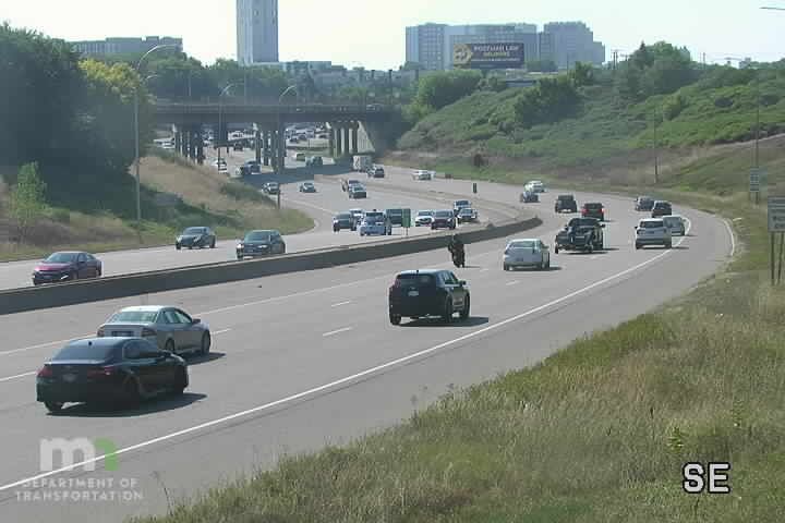 Traffic Cam Beltrami: I-35W: I-35W SB @ Broadway St