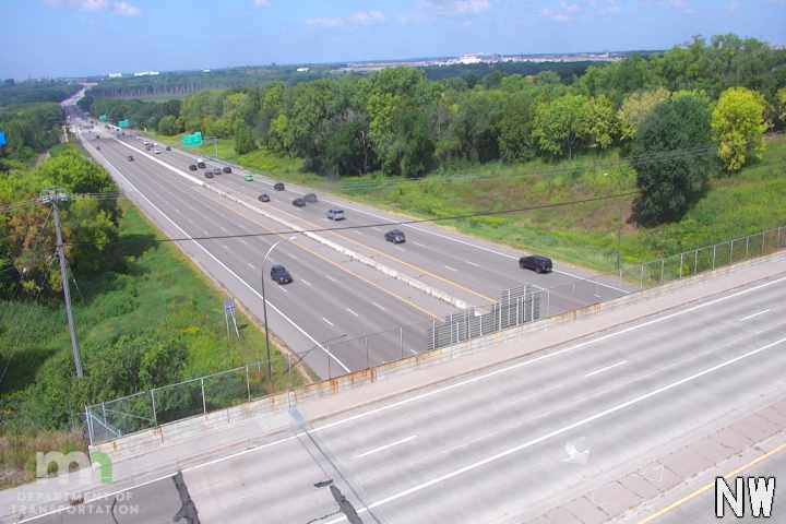 Traffic Cam Eagan: I-494: I-494 EB @ Pilot Knob Rd