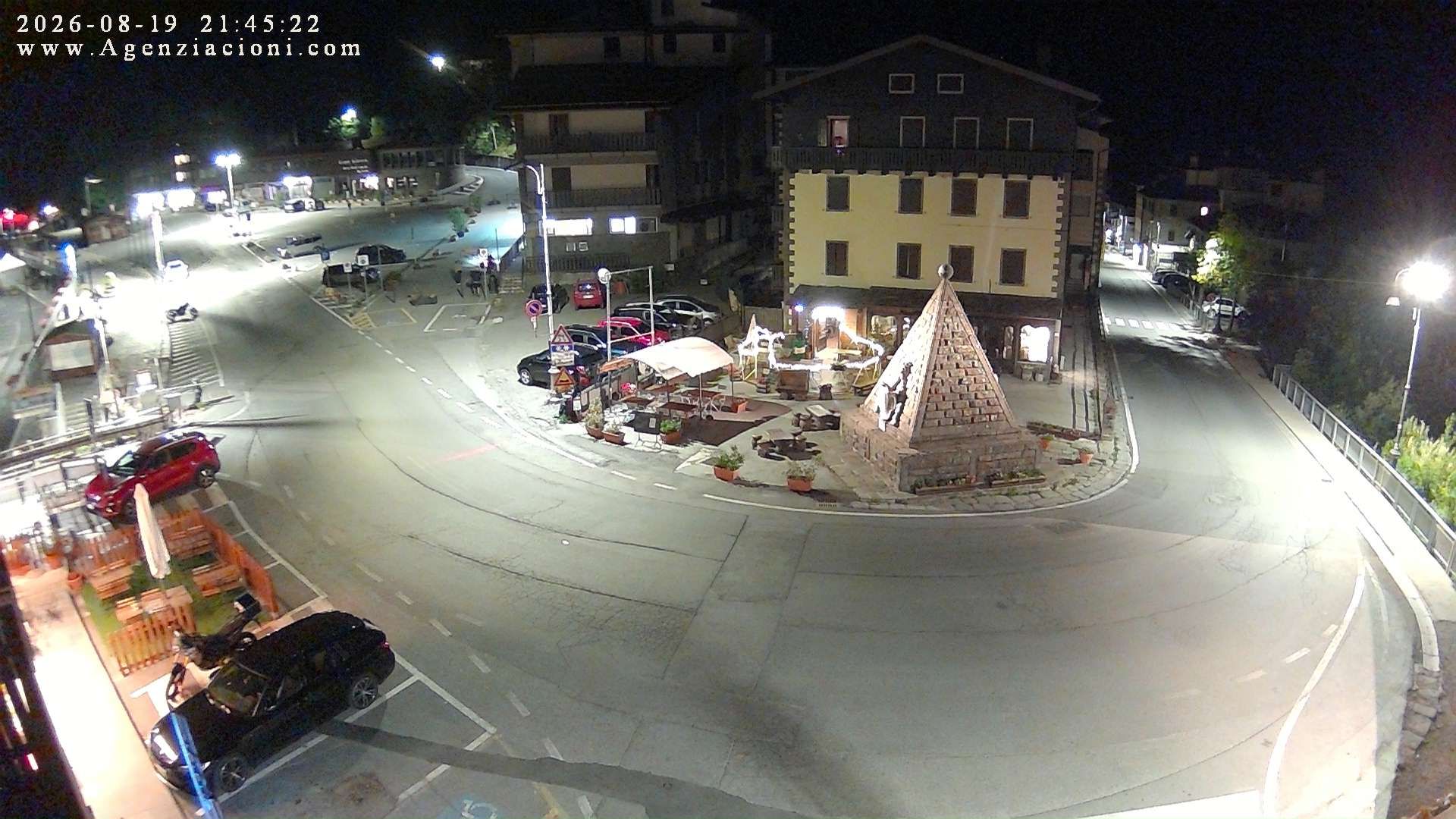 Traffic Cam Abetone: AgenziaCioni.com - Via dell'Uccelliera, 29